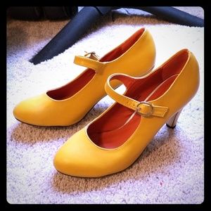 Mod Mustard Heels